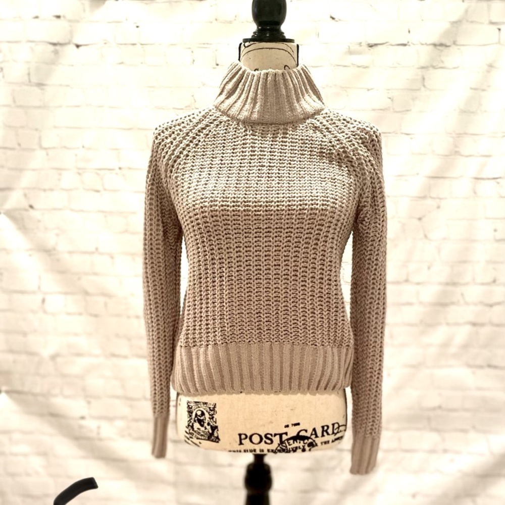 Short, thick, soft sweater